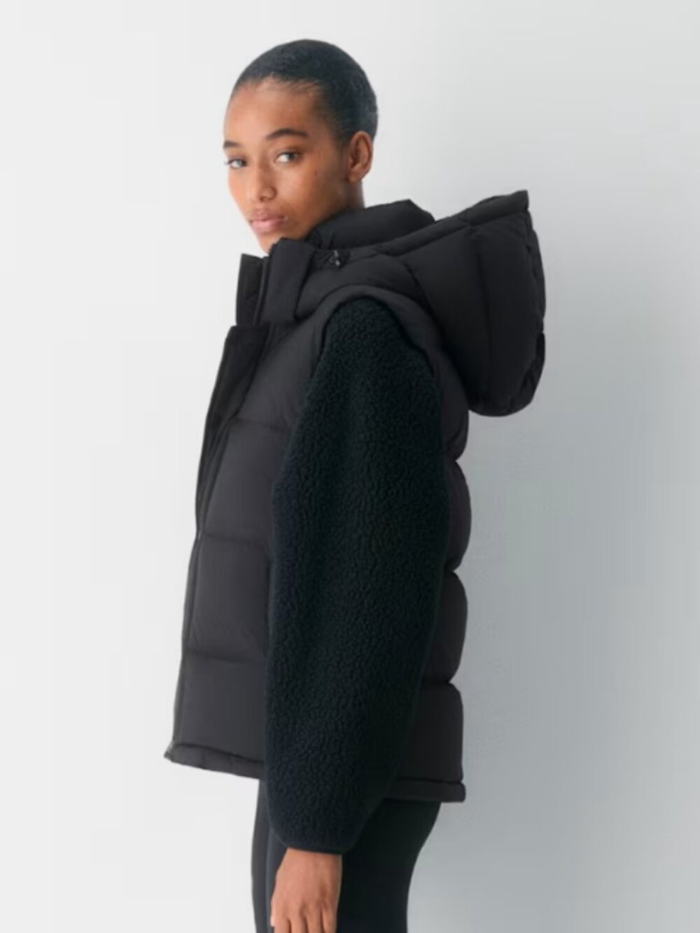Aritzia TNA The Super Puff 700 Goose Down Fill Down Vest Woman Black
